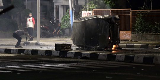 Demo Berujung Anarkis, Sebagian Jakarta Porak Poranda