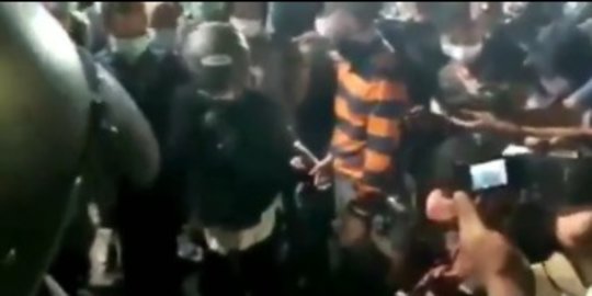 Video Detik-Detik Wali Kota Surabaya Tri Rismaharini Ngamuk ke Demonstran