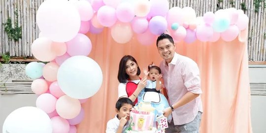 Berperan Antagonis di Samudra Cinta, Ini 4 Potret Kehangatan Keluarga Eva Anindita