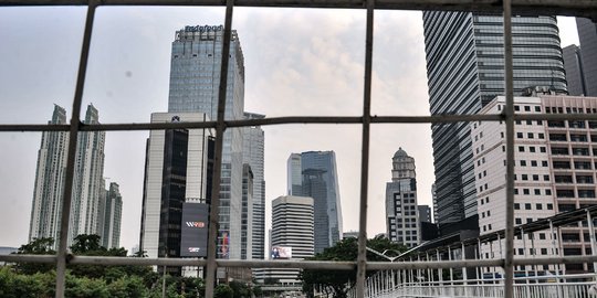 INFOGRAFIS: Tips Aman dari Covid-19 saat Bekerja di Ruang Publik