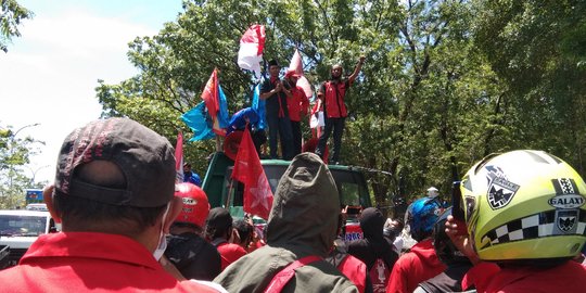 Kembali Demonstrasi, Buruh di Makassar Desak Gubernur Sulsel Tolak UU Cipta Kerja