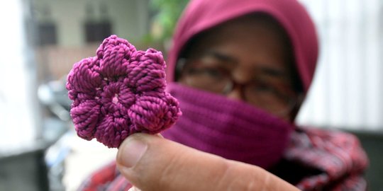 Kreativitas Ibu-Ibu di Pamulang Sulap Wol Jadi Karya Kerajinan Bernilai