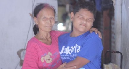 bocah tunanetra ini jadi penjual nasi bungkus demi cukupi kebutuhan amp sekolah