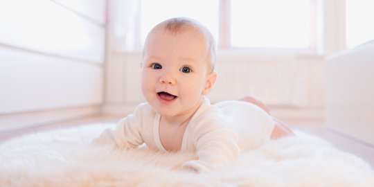 5 Manfaat Sinar Matahari Pagi untuk Bayi, Perkuat Tulang hingga Cegah Penyakit Kuning