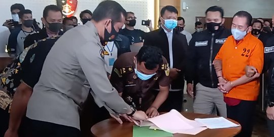 JPU Dakwa Djoko Tjandra Memalsukan Surat Jalan Dibantu Brigjen Prasetijo & Anita
