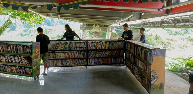 taman bacaan edukasi jembatan siluk