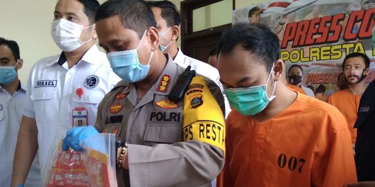 Kelabui Polisi, Aringga Sembunyikan Sabu dalam Cor Semen