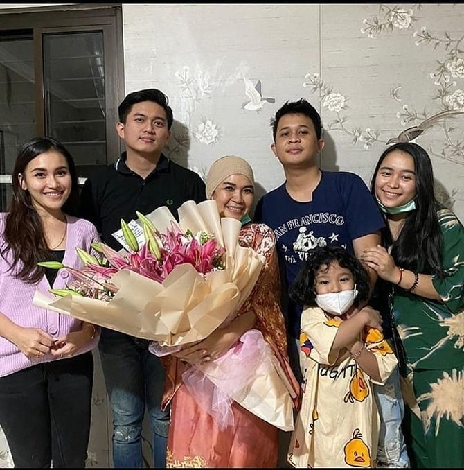 momen kebersamaan ayu ting ting dan adit jay