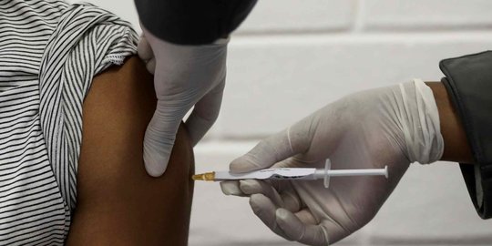 CEK FAKTA: Tidak Benar TNI dan Polri Bukan Prioritas Penerima Vaksin Covid-19