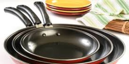 5 Kesalahan Saat Memasak yang Dapat Merusak Teflon, Ketahui agar Alat Masak Awet