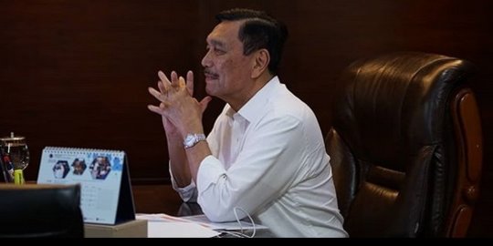 Jalani Karantina, Menko Luhut Curhat Harus Tahan Rindu Peluk Istri Tercinta