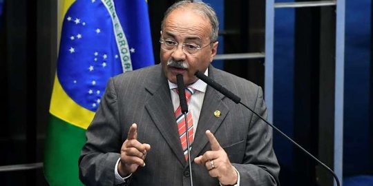 Senator Brasil Sembunyikan Uang di Pantat Saat Digeledah Terkait Korupsi Dana Covid