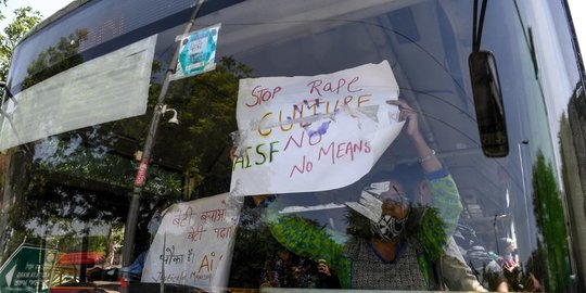 diskriminasi negara dalam kasus pemerkosaan massal perempuan kasta dalit di india