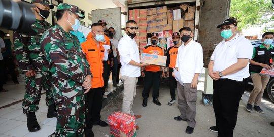 KemenkopUKM Beri Bantuan untuk Warga dan UKM Korban Banjir Bandang Garut Selatan