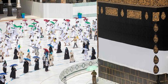Arab Saudi Mulai Izinkan Warga Salat di Masjidil Haram