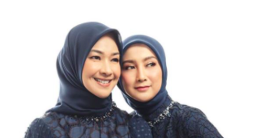 Bersahabat 20 Tahun Ini 5 Potret Kompak Desy Ratnasari Dan Alya Rohali Merdeka Com