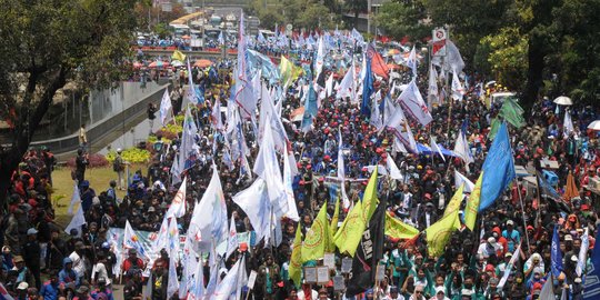 Setahun Jokowi-Ma'ruf, Buruh Demo Desak UU Cipta Kerja Dibatalkan