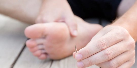 5 Cara Mudah dan Tidak Sakit dalam Mengeluarkan Serpihan Kayu atau Tlusupan