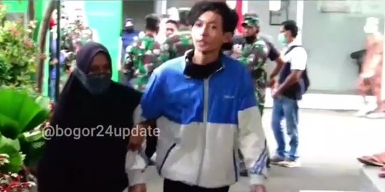 Viral Pelajar Dijemput Ibunya saat Berdemo, Komentarnya Curi Perhatian