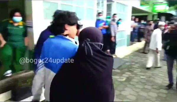 pelajar demo dijemput orang tua