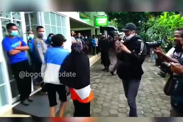 viral pelajar ikut demo diomelin emaknya