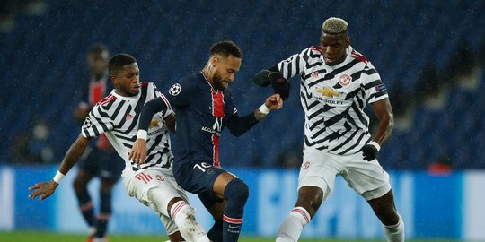 MU Bungkam PSG di Paris