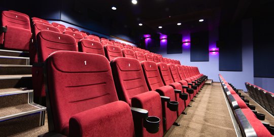 CEK FAKTA: Hoaks Pengunjung Bioskop Harus Keluar Tiap 30 Menit Sekali