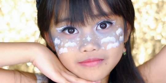 Masih Kecil Jago Dandan, Intip Deretan Hasil Make Up Aghitsni Maulaya