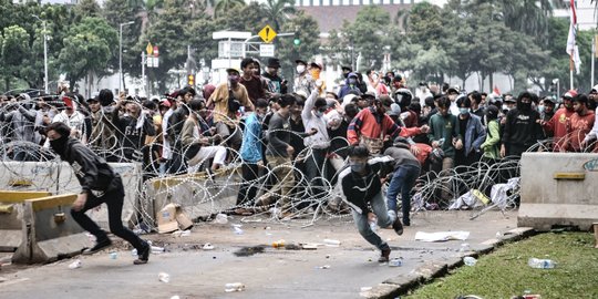 Polisi Menahan Admin Medsos Diduga Provokasi Demo Rusuh