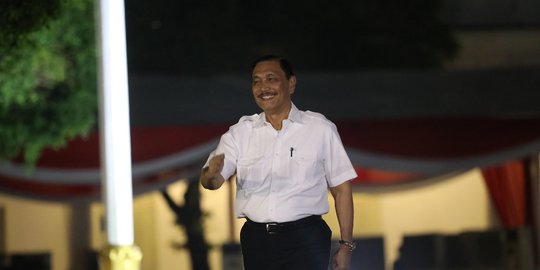 Luhut Ancam Pidanakan Perusahaan Tak Bayar Pesangon Sesuai UU Cipta Kerja