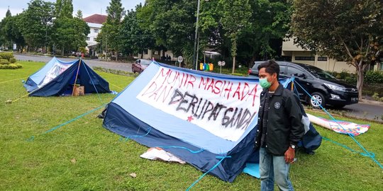 Tolak UU Cipta Kerja, Mahasiswa UGM Pilih Berkemah di Kampus