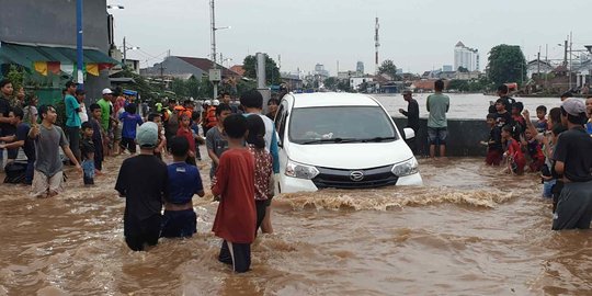Pemprov DKI akan Fokus Tertibkan Bangunan Perumahan di Bantaran Sungai