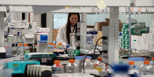 Uji Coba Vaksin Covid-19 di Brasil Berlanjut Setelah Seorang Sukarelawan Meninggal