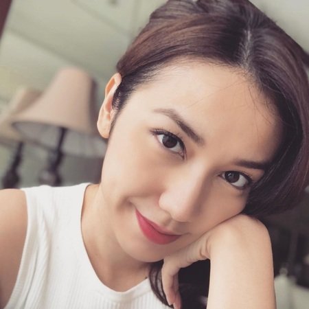 Wow Keren 5 Artis Indonesia Berparas Cantik Ini Kuasai Banyak Bahasa Lho Merdeka Com