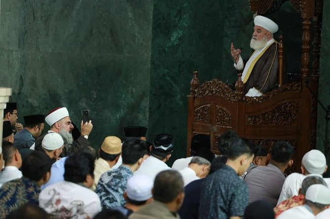mufti agung damaskus wafat mobilnya dibom