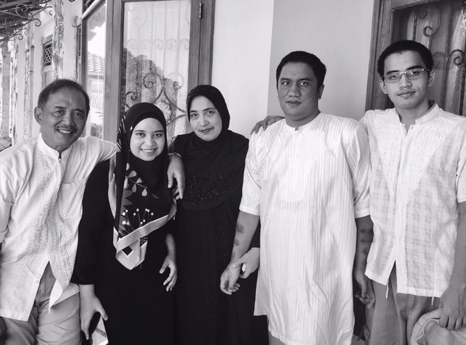 artis memiliki anak disabilitas yang berprestasi