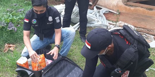 Geledah Rumah di Tangsel, Polres Jakbar Koper Isi 3 Kg Sabu & 2.000 Ekstasi