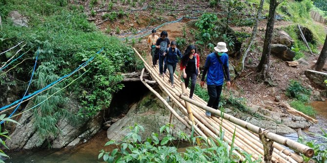 tour guide sentul