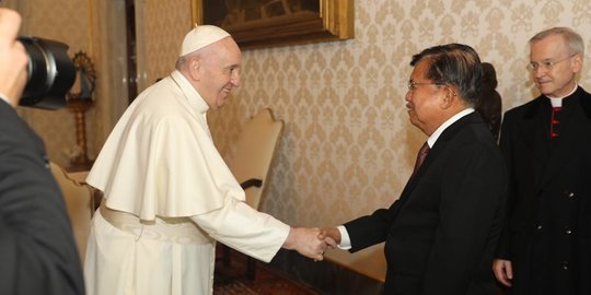 JK Bertemu Paus Fransiskus di Vatikan Bahas Kemanusiaan dan Perdamaian Dunia