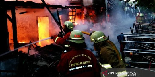 Permukiman Warga di Kelapa Gading Terbakar, 1 Orang Tewas