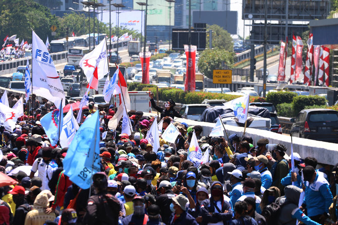 demo tolak ruu cipta kerja di dpr