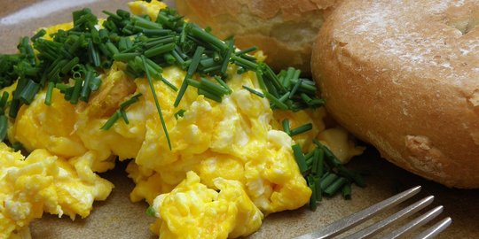 7 Cara Memasak Telur Orak-Arik dengan Berbagai Topping, Tingkatkan Kreasi Memasak