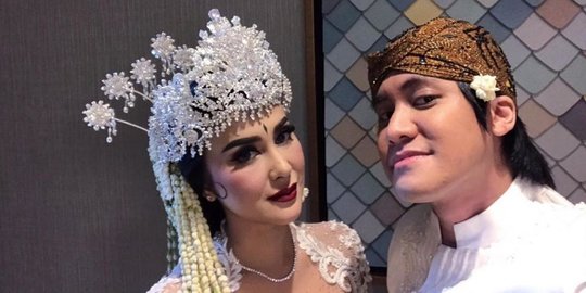 Permintaan Maaf Kevin Aprilio di Hari Pernikahannya Bersama Vicy Melanie