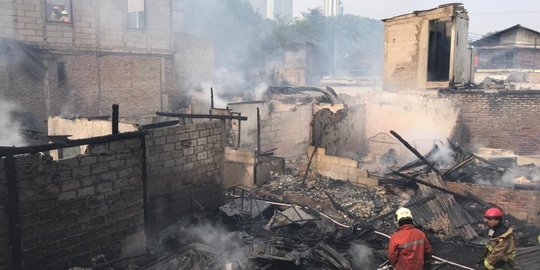 Kebakaran Lahan Parkir Dekat Mal Senayan City, Korsleting Listrik Diduga dari Indekos