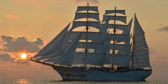 Singgah di Belawan, Ini 5 Potret KRI Bima Suci saat Berlayar di Berbagai Negara