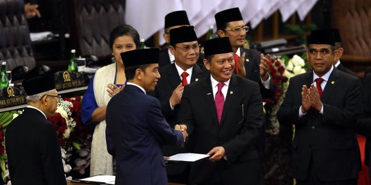 1 tahun kinerja jokowi-ma'ruf di mata netizen