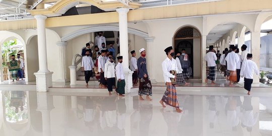 Kasus COVID-19 di Pesantren Jateng Bak Fenomena Gunung Es, Ini Penjelasannya