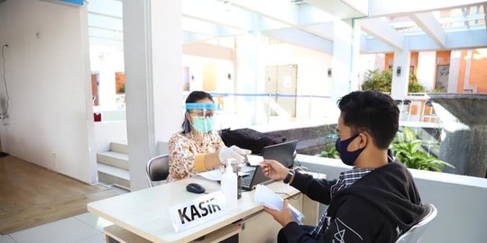 seluruh pemangku kepentingan