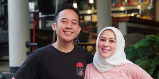 Wanita Ini Terang-terangan Bilang Sayang Denny Cagur ke Istrinya, Netizen Heboh