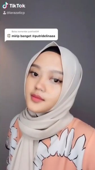 wanita mirip dengan putri delina